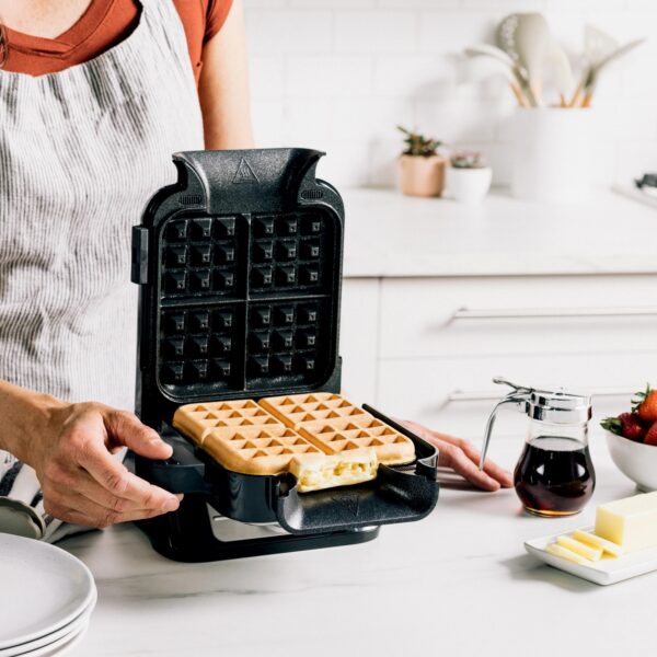 Ninja® Belgian Waffle Maker PRO NeverStick™ BW1001